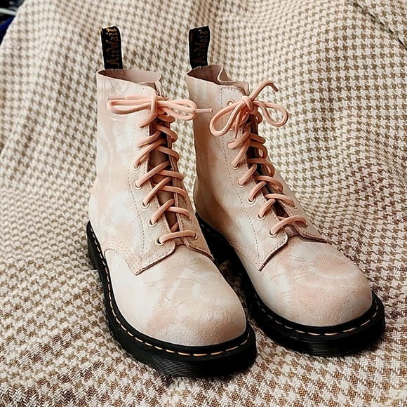 Dr. Martens NWOT Pink Tie Dye Suede 1460 Pascal Boots  Brand new! - Picture 1 of 9
